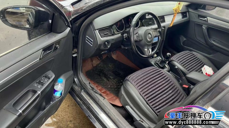 15年大众宝来轿车抵押车出售