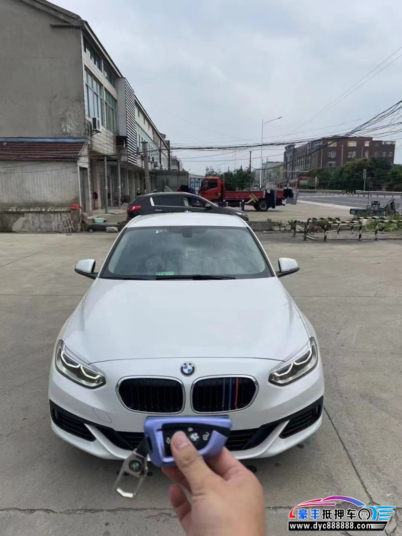 20年宝马1系轿车抵押车出售