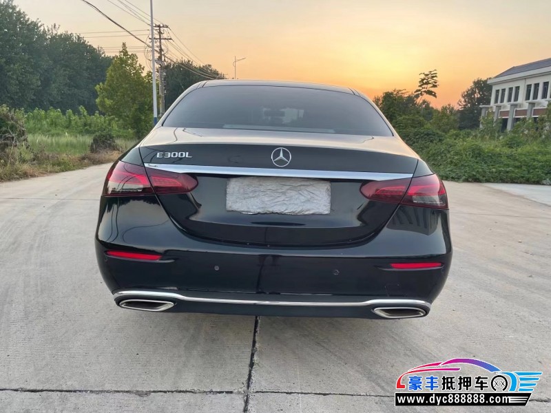 22年奔驰E轿车抵押车出售