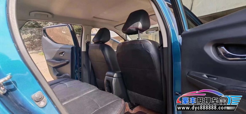 19年日产蓝鸟轿车抵押车出售