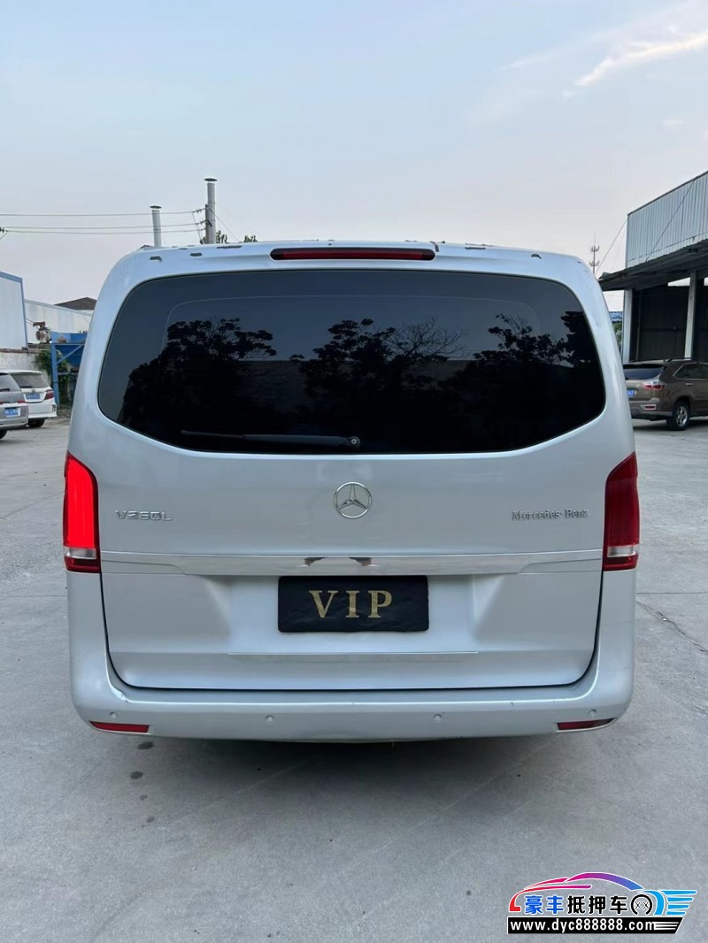 17年奔驰威霆MPV抵押车出售