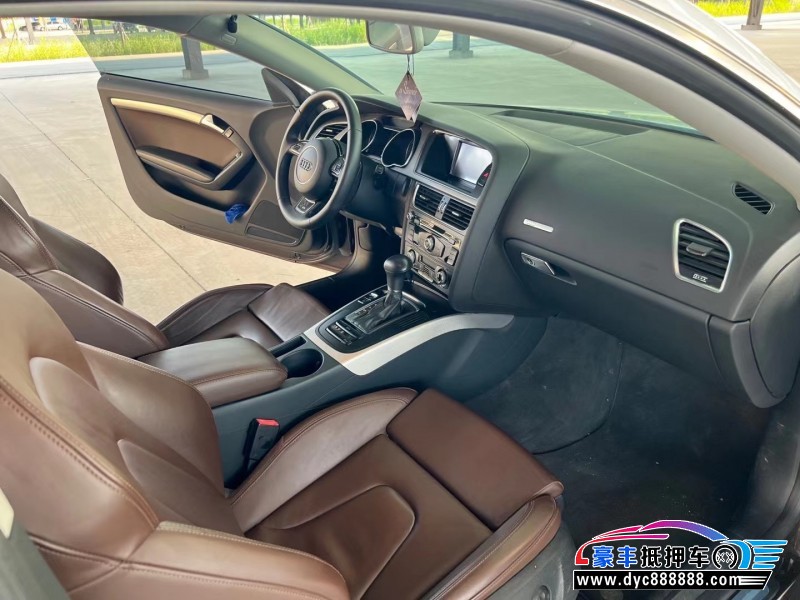 14年奥迪A5轿车抵押车出售