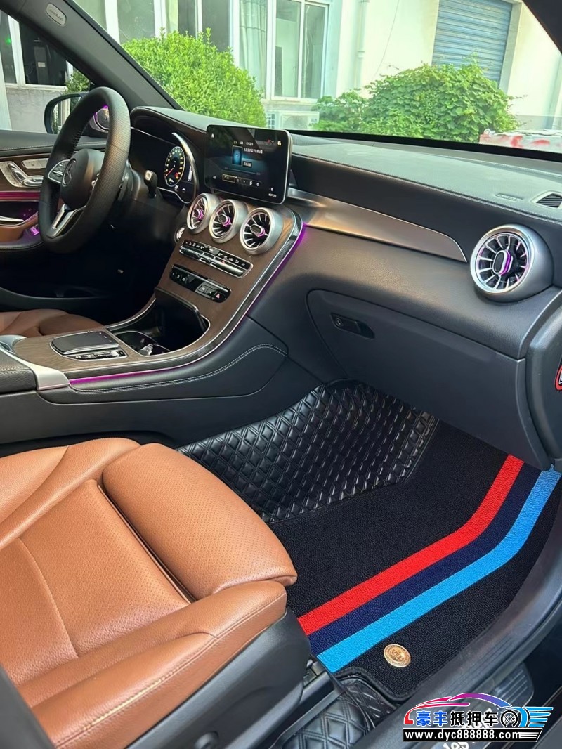 22年奔驰GLCSUV抵押车出售