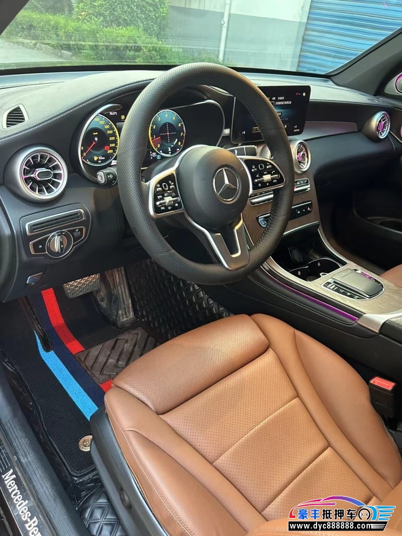 22年奔驰GLCSUV抵押车出售