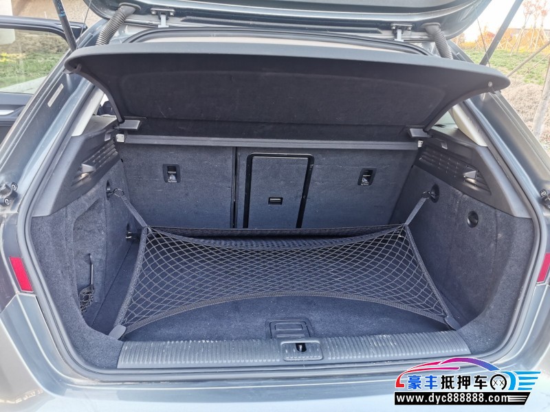 15年奥迪A3轿车抵押车出售