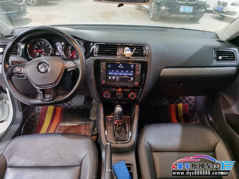 18年大众速腾轿车抵押车出售