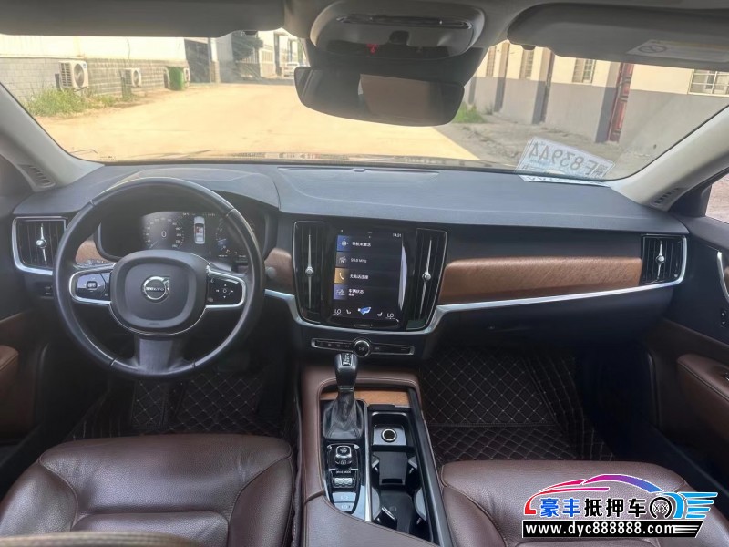 19年沃尔沃S90轿车抵押车出售