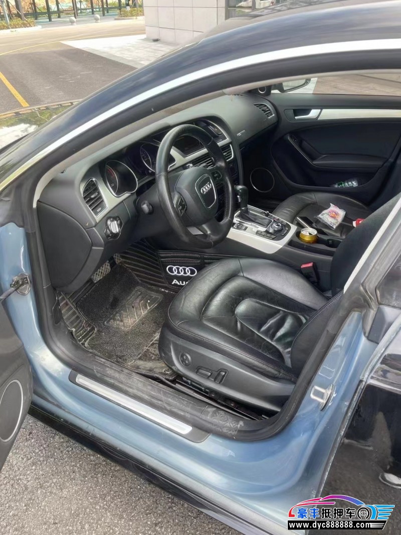 10年奥迪A5轿车抵押车出售