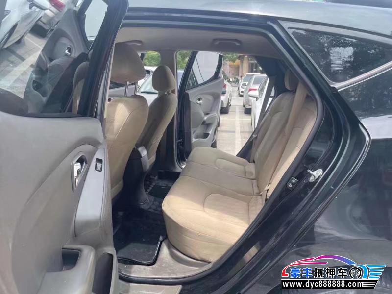 11年现代ix35轿车抵押车出售