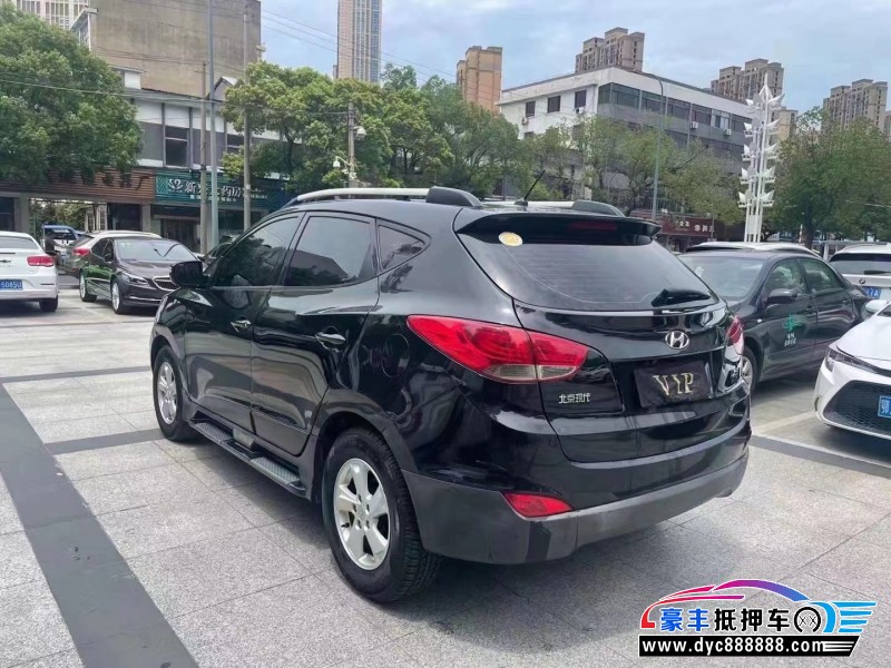 11年现代ix35轿车抵押车出售