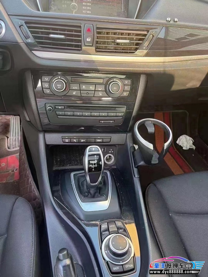 15年宝马X1轿车抵押车出售