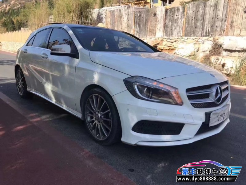 15年奔驰A轿车抵押车出售