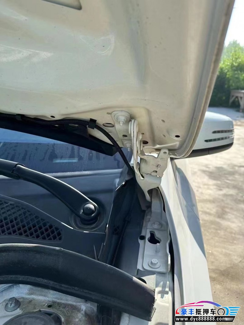 15年奔驰A轿车抵押车出售