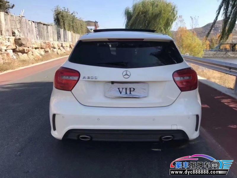 15年奔驰A轿车抵押车出售