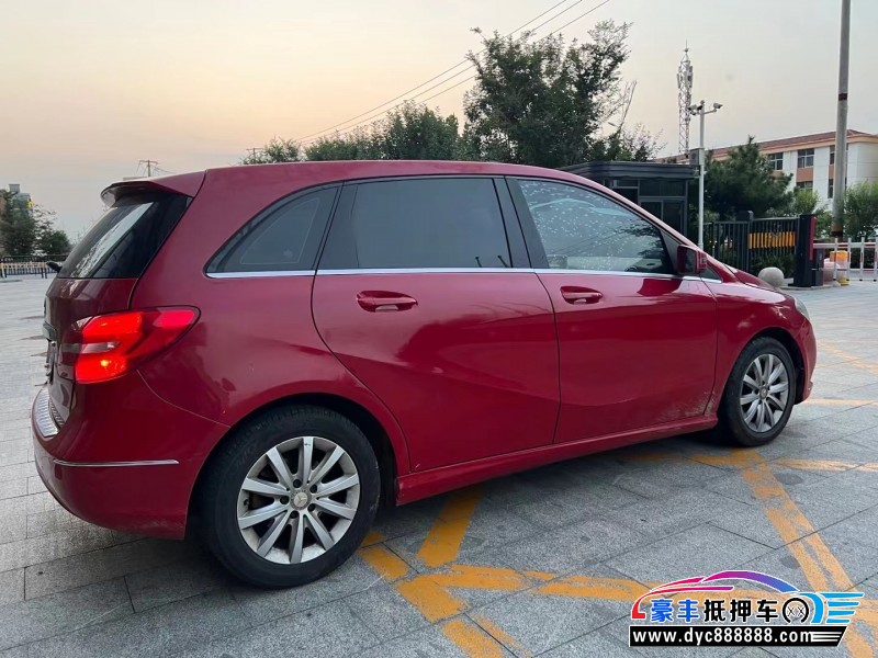 15年奔驰B级轿车抵押车出售