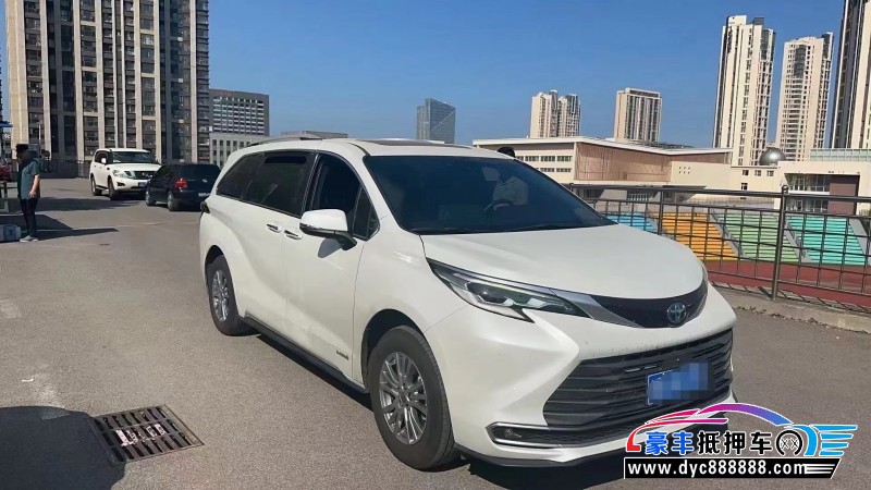 22年丰田塞纳轿车抵押车出售