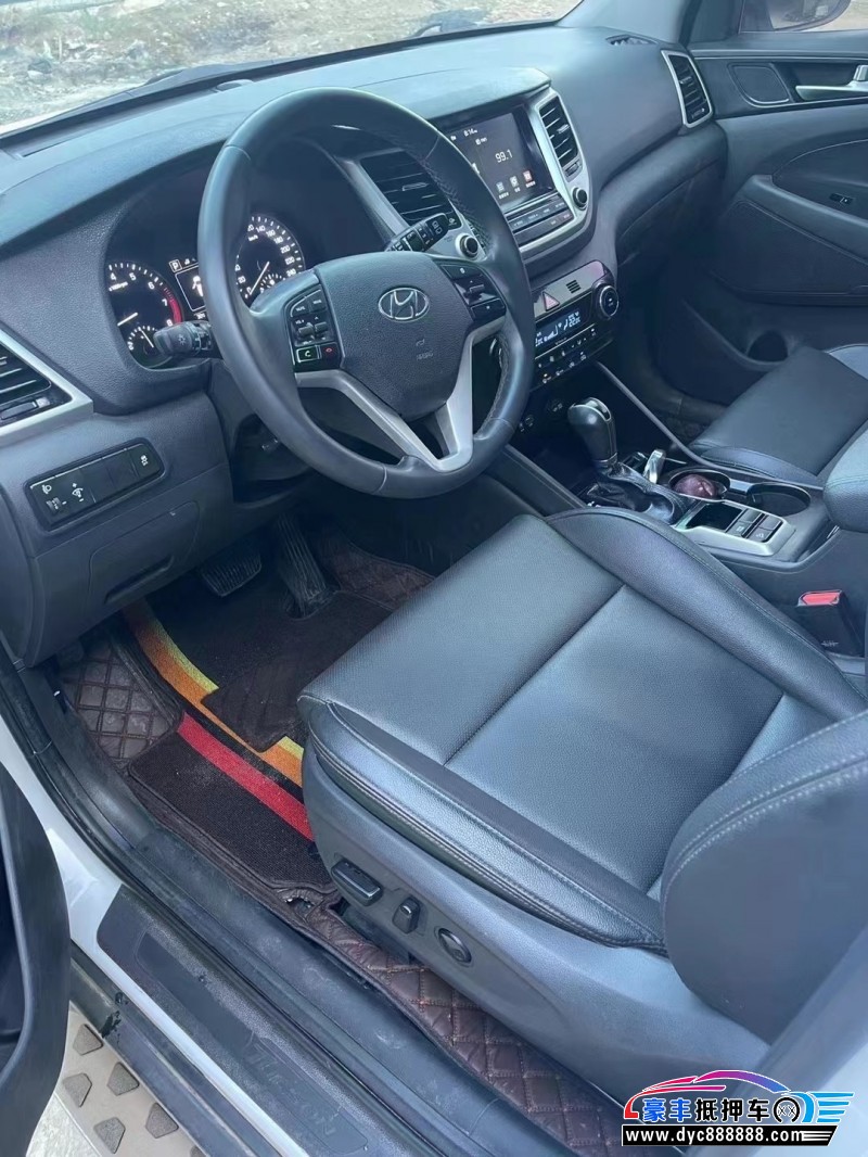 18年现代途胜轿车抵押车出售