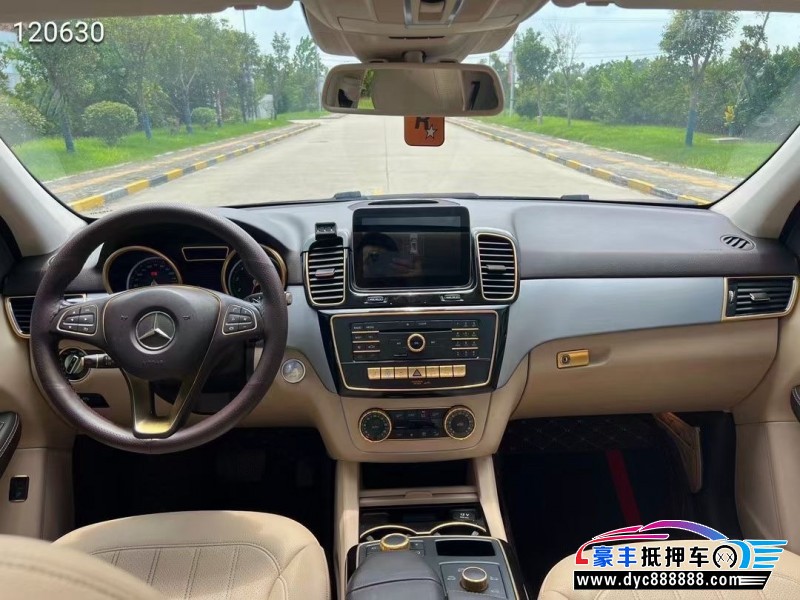 16年奔驰GLE轿车抵押车出售