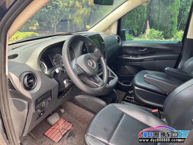 18年奔驰威霆MPV抵押车出售