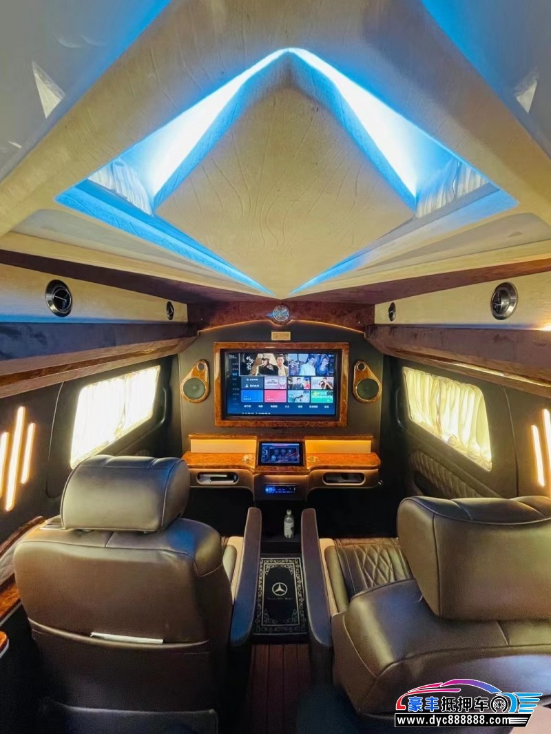 19年奔驰威霆MPV抵押车出售