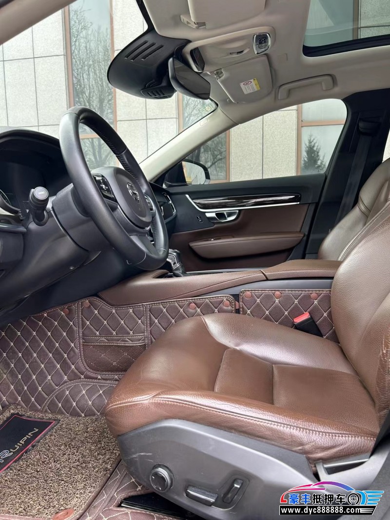 18年沃尔沃S90轿车抵押车出售