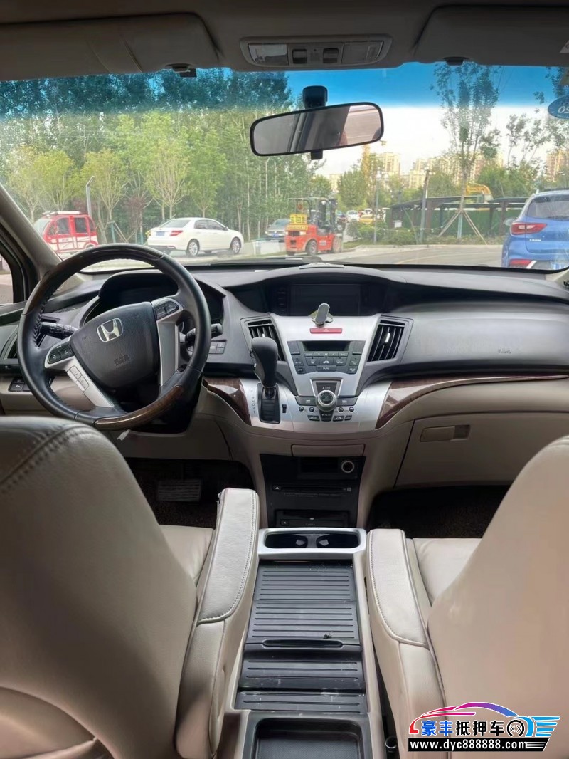 13年本田奥德赛MPV抵押车出售