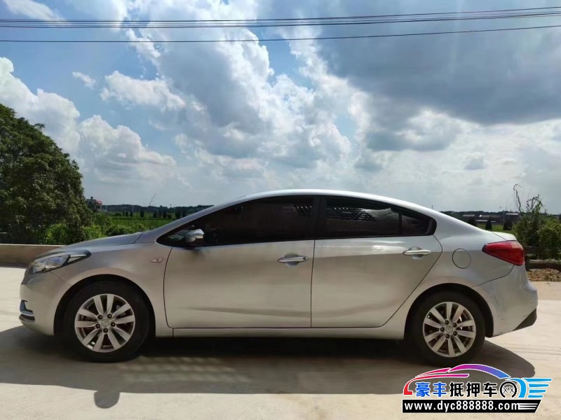 15年起亚K3轿车抵押车出售