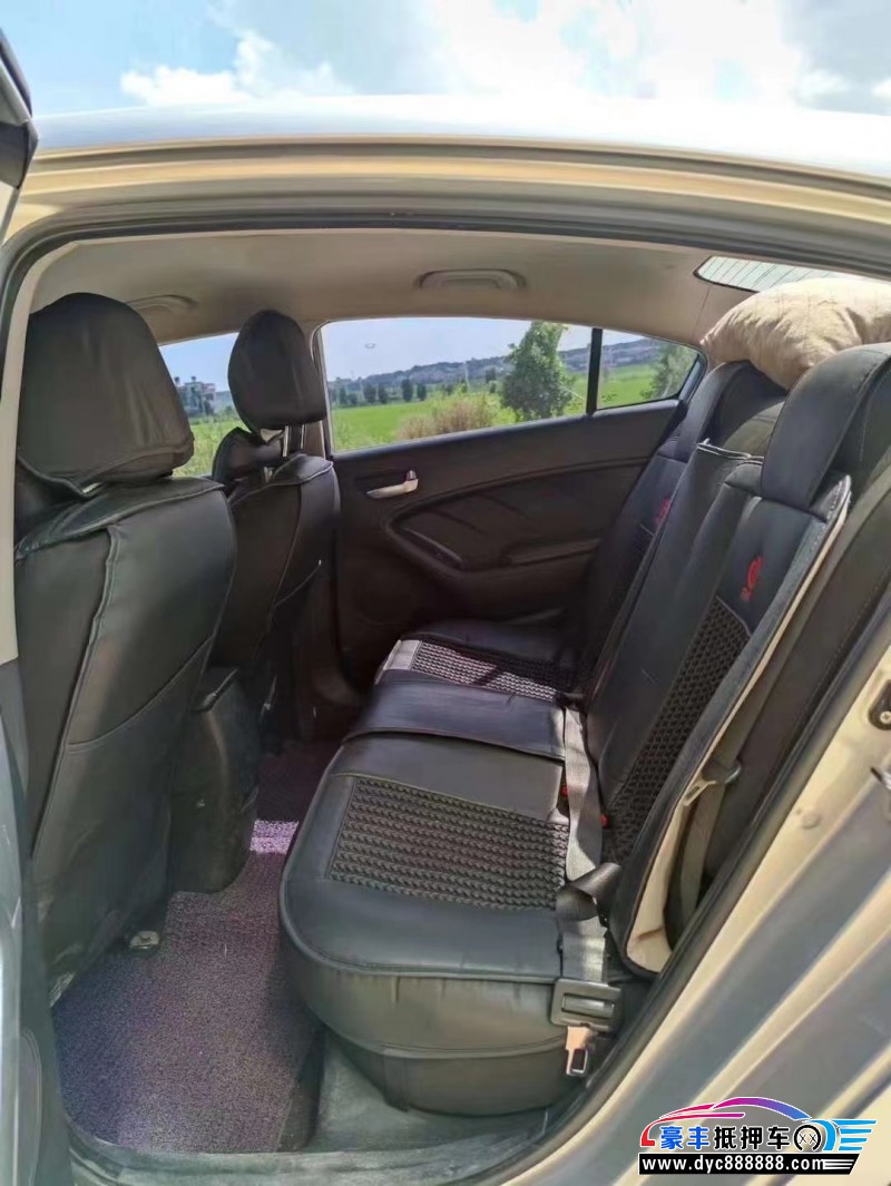 15年起亚K3轿车抵押车出售