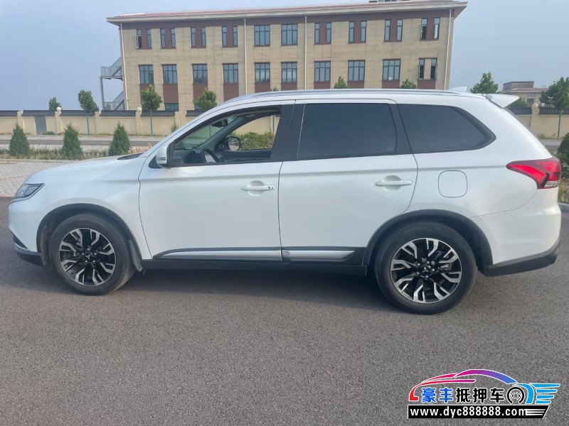 20年三菱欧蓝德SUV抵押车出售