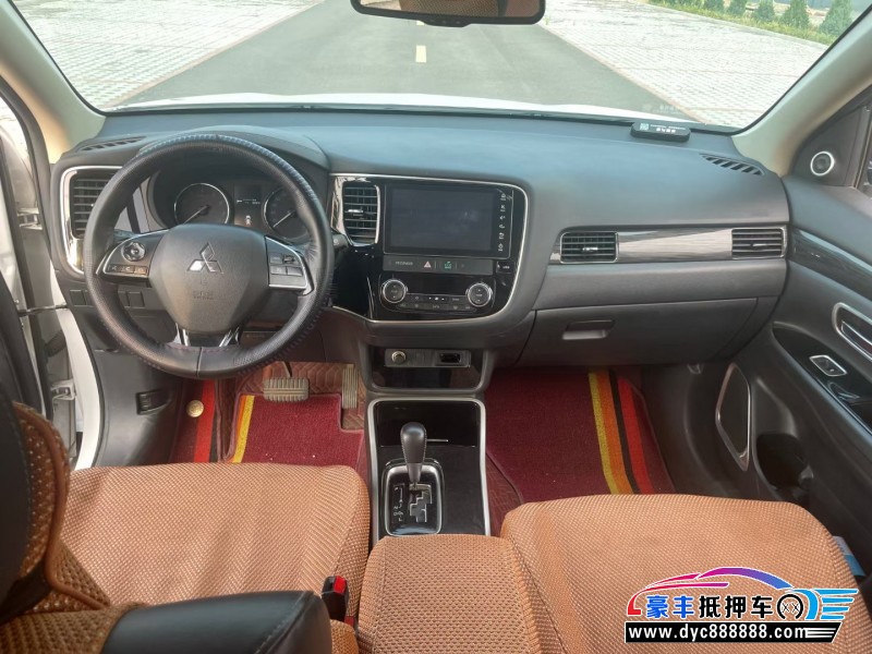 20年三菱欧蓝德SUV抵押车出售