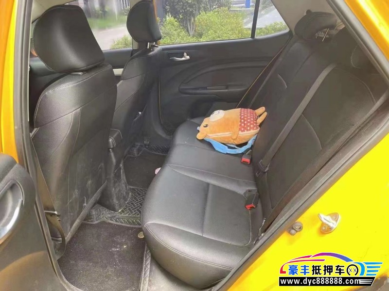 19年起亚KX1轿车抵押车出售