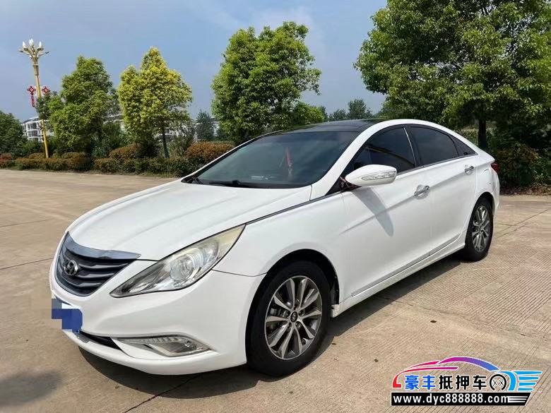 14年现代索纳塔轿车抵押车出售