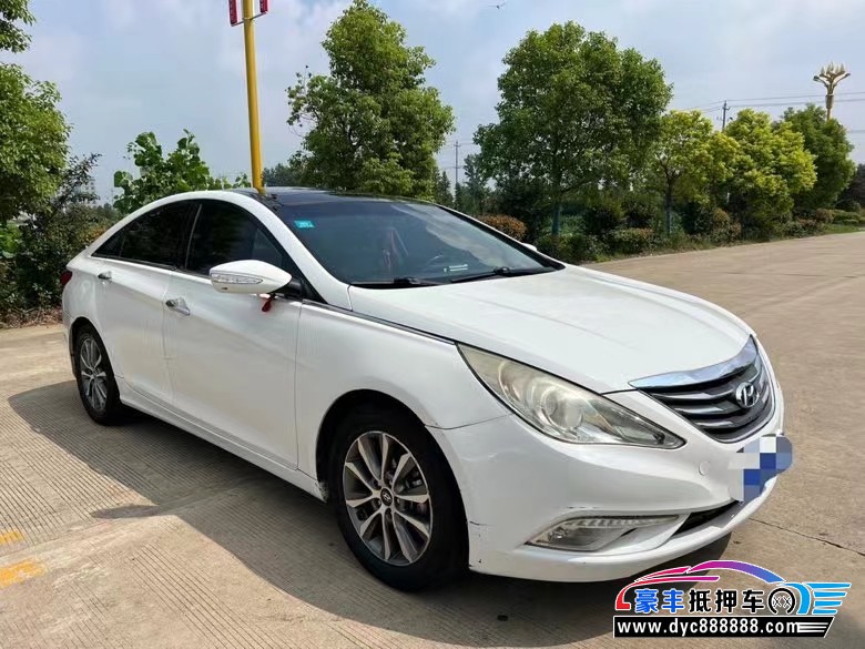 14年现代索纳塔轿车抵押车出售