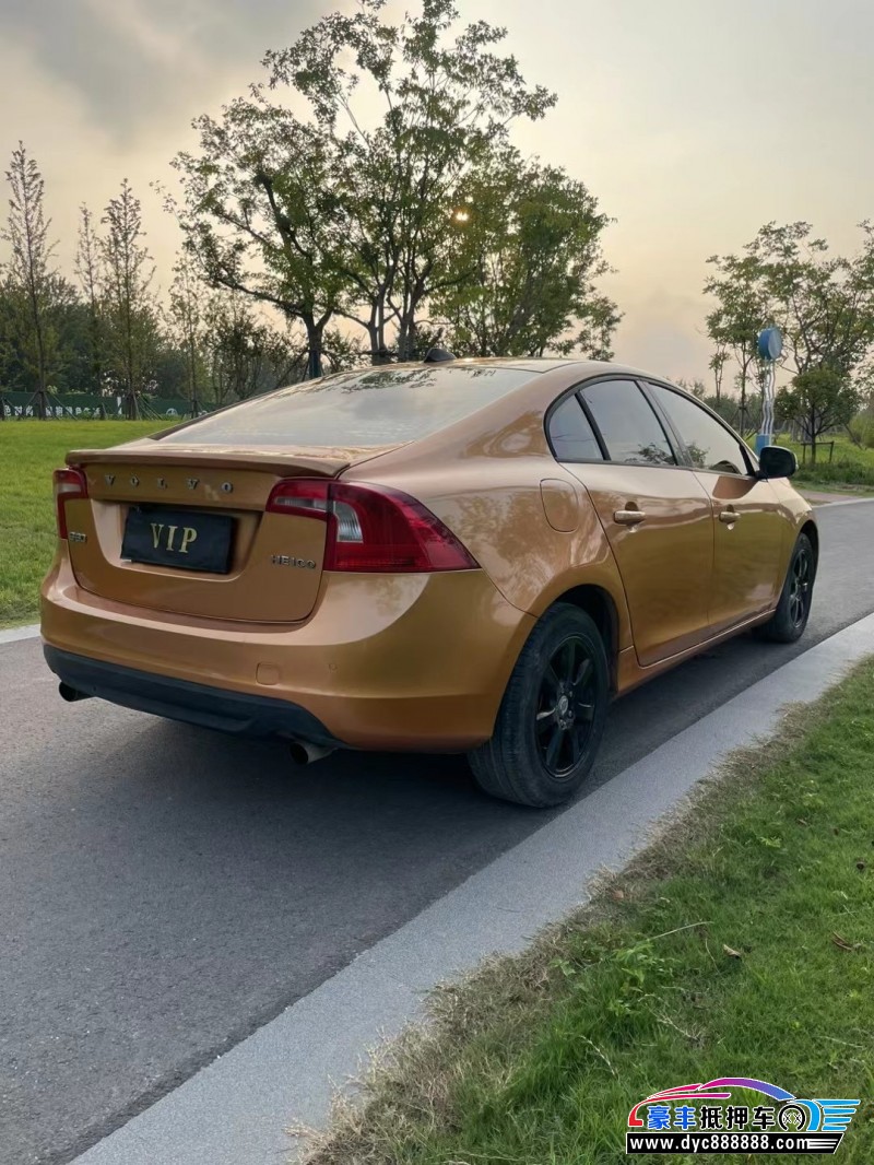 12年沃尔沃S60轿车抵押车出售