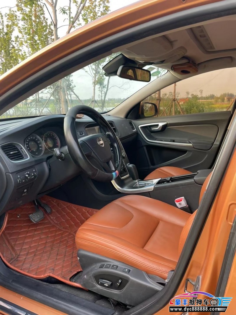 12年沃尔沃S60轿车抵押车出售