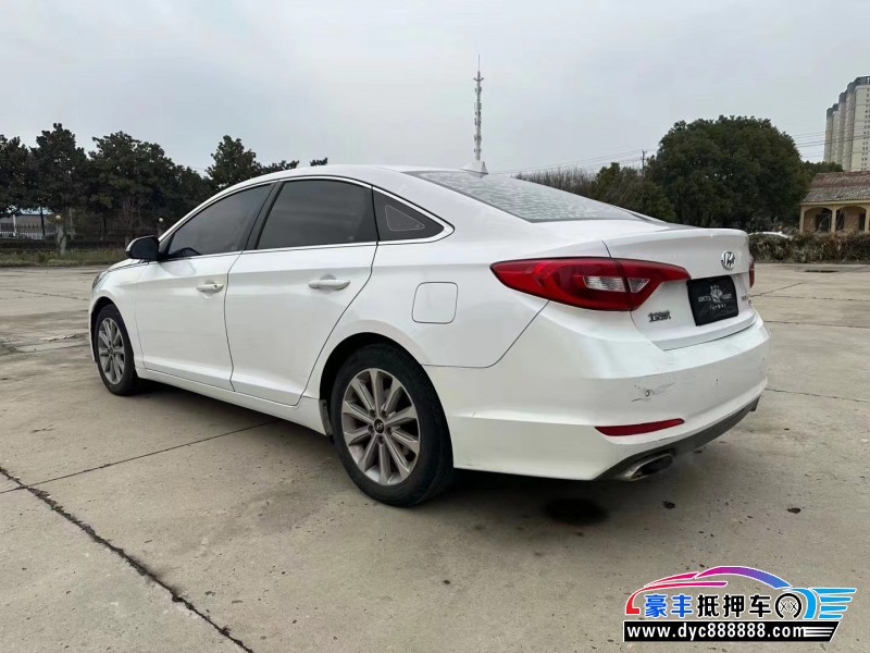 15年现代索纳塔轿车抵押车出售