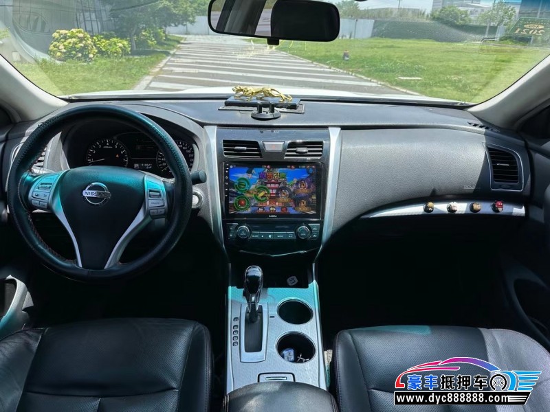 17年日产天籁轿车抵押车出售