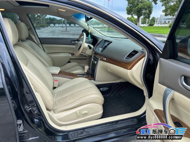 11年日产天籁轿车抵押车出售