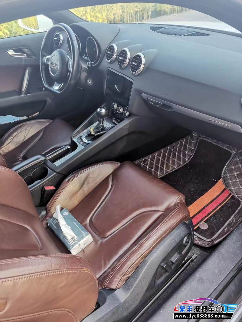 12年奥迪TT轿车抵押车出售