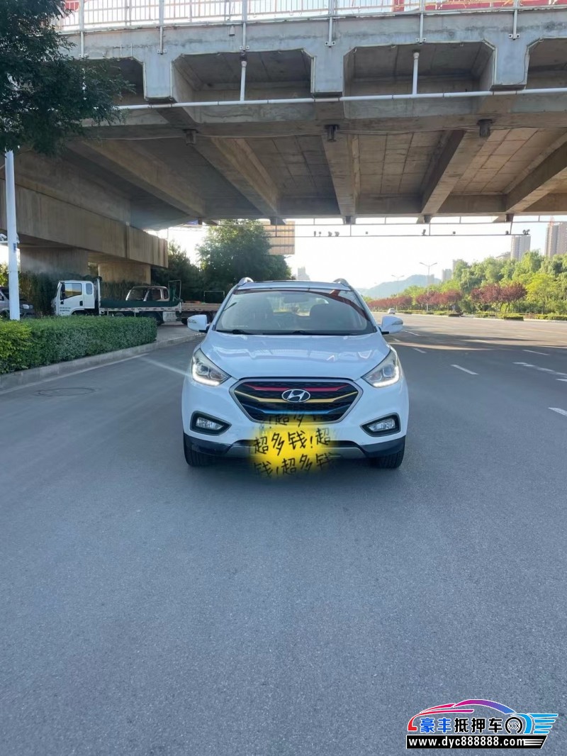 14年现代ix35轿车抵押车出售