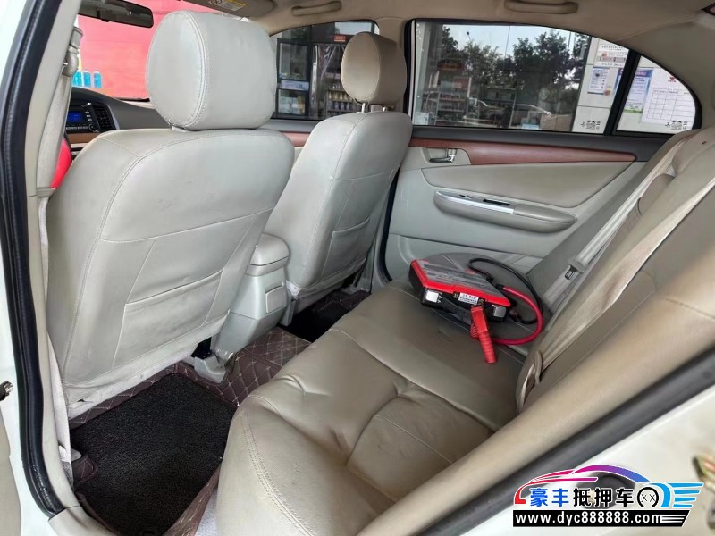 17年力帆汽车620轿车抵押车出售