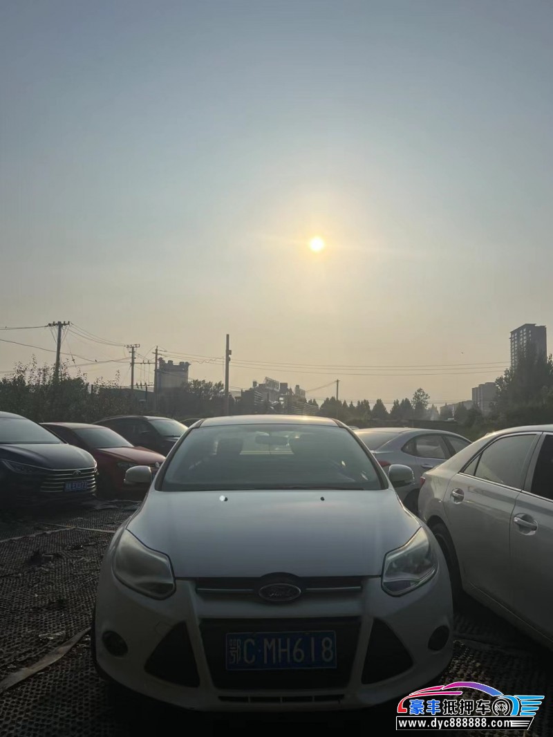 14年福特福克斯轿车抵押车出售