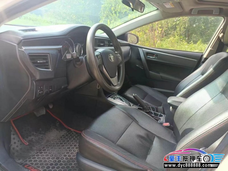 15年丰田雷凌轿车抵押车出售