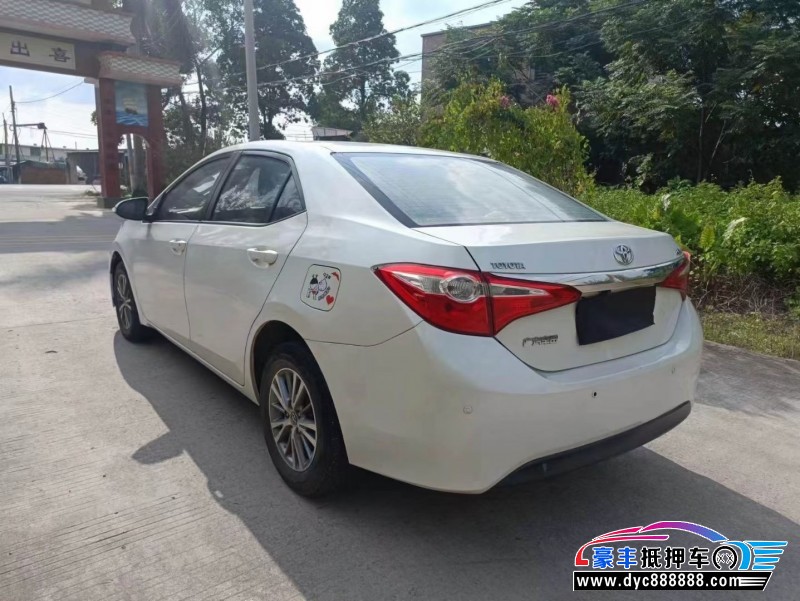 15年丰田雷凌轿车抵押车出售