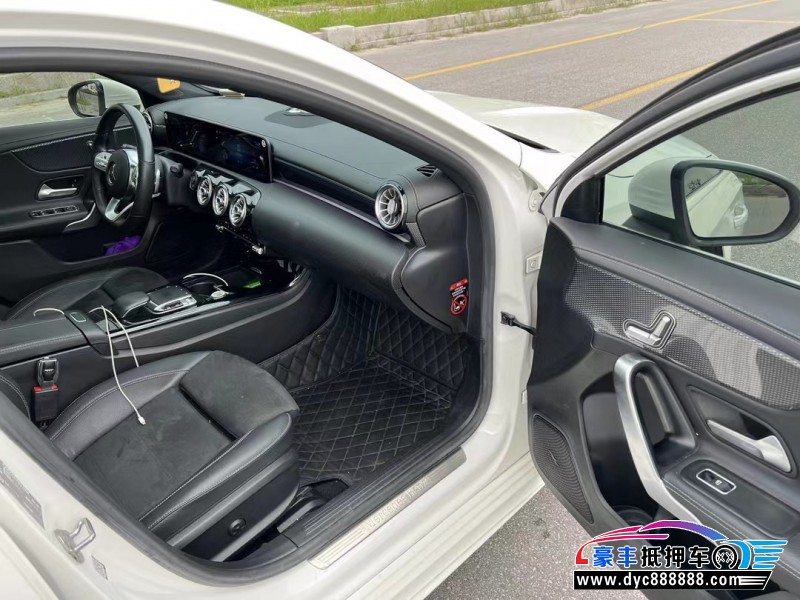 20年奔驰A轿车抵押车出售