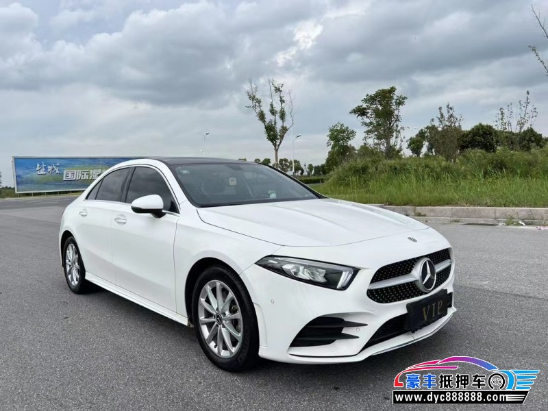 20年奔驰A轿车抵押车出售