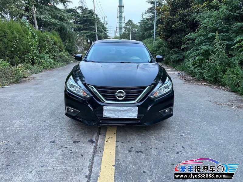 18年日产天籁轿车抵押车出售