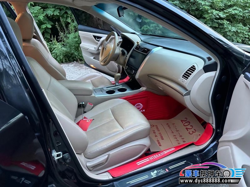 18年日产天籁轿车抵押车出售