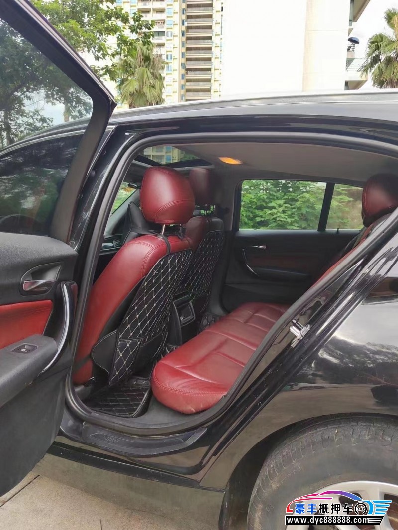 12年宝马1系轿车抵押车出售