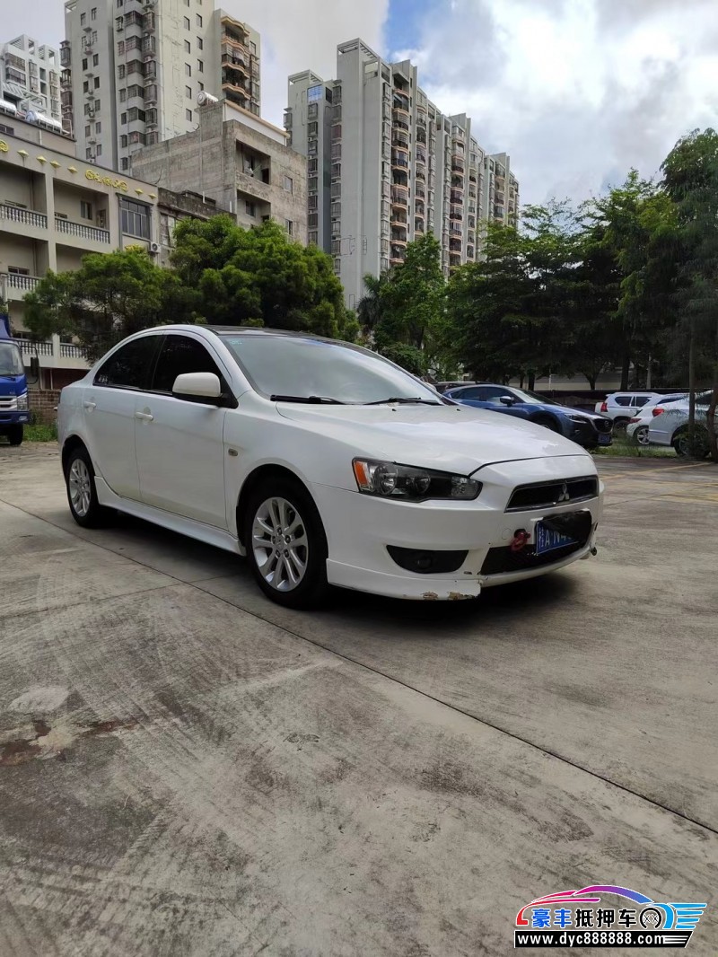 13年三菱翼神轿车抵押车出售